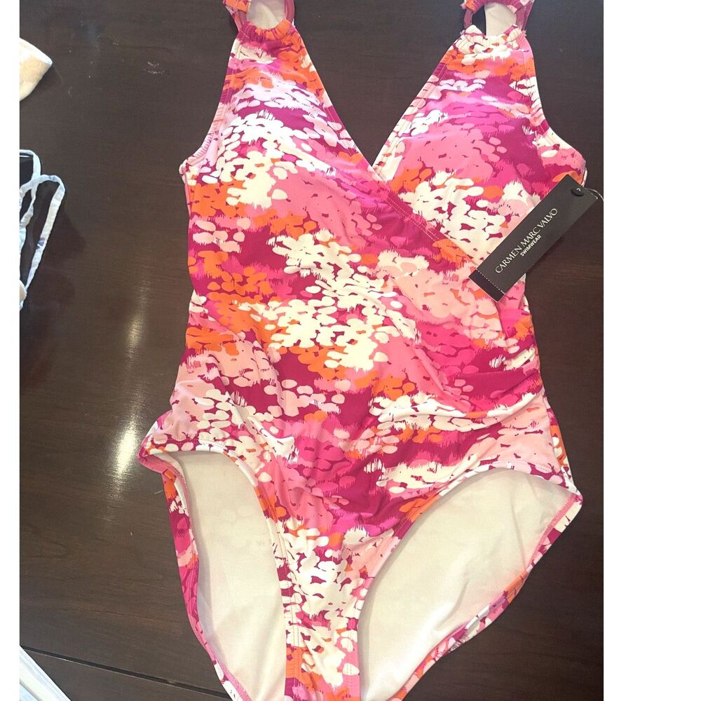 NWT Carmen Marc Valvo Women's Swimsuit Slimming Sz 10 One Piece V Neck Resort
